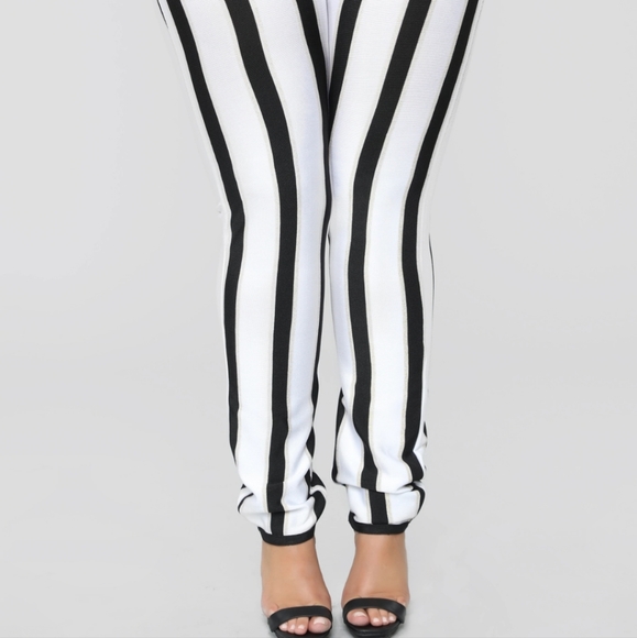 Fashion Nova Opposites Attract Set - sold out online! - Picture 11 of 13